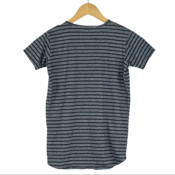 *SOLD* LULAROE | Black Striped Unisex Gracie - Picture 3 of 5